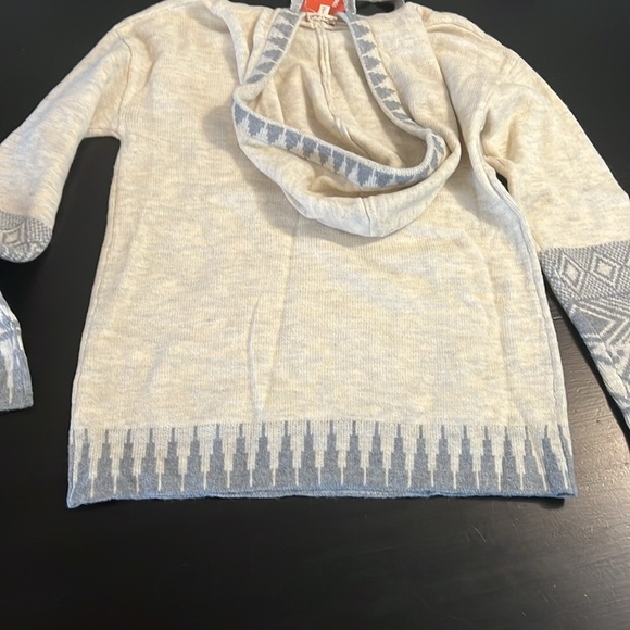 Hem & thread Cozy Cream and Gray Patterned Hoodie - Picture 7 of 8